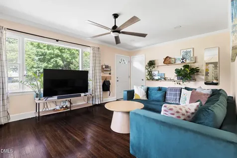 523 Central Avenue Hillsborough NC 27278