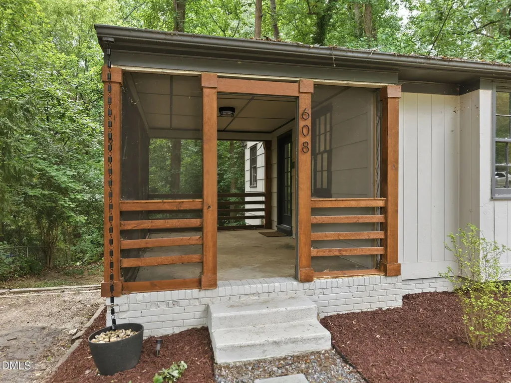 608 Dennis Avenue Raleigh NC 27604