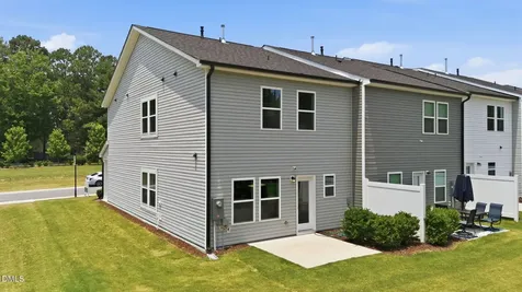 404 Barrington Row Avenue Zebulon NC 27597