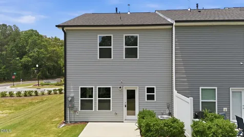404 Barrington Row Avenue Zebulon NC 27597