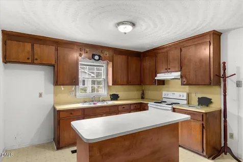 311 Farley Circle Roanoke Rapids NC 27870