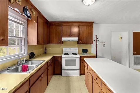 311 Farley Circle Roanoke Rapids NC 27870