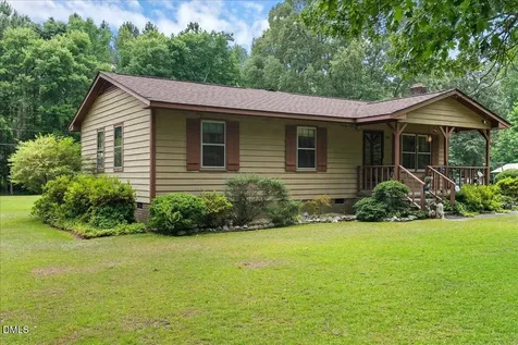311 Farley Circle Roanoke Rapids NC 27870