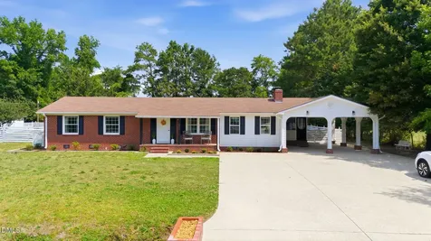 695 Old Route 22 Kenly NC 27542