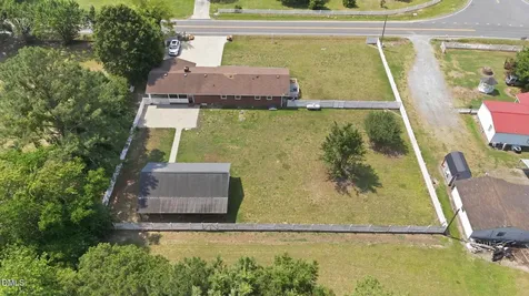 695 Old Route 22 Kenly NC 27542