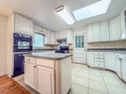 933 Greenwood Circle Cary NC 27511