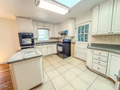 933 Greenwood Circle Cary NC 27511