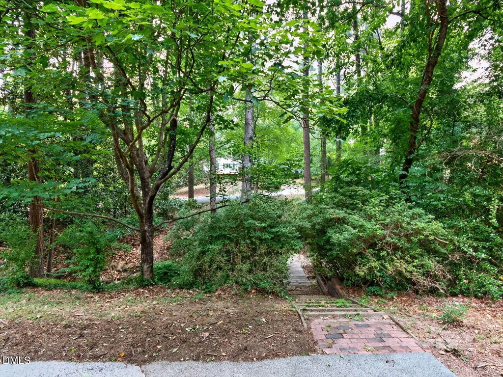 411 Yorktown Drive Chapel Hill NC 27516
