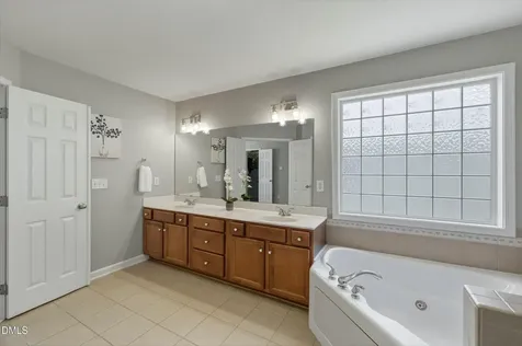 3124 Queensland Road Raleigh NC 27614
