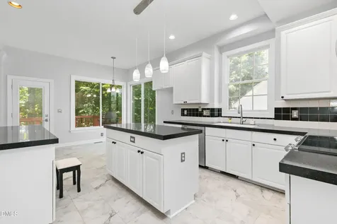102 Citrus Place Cary NC 27519