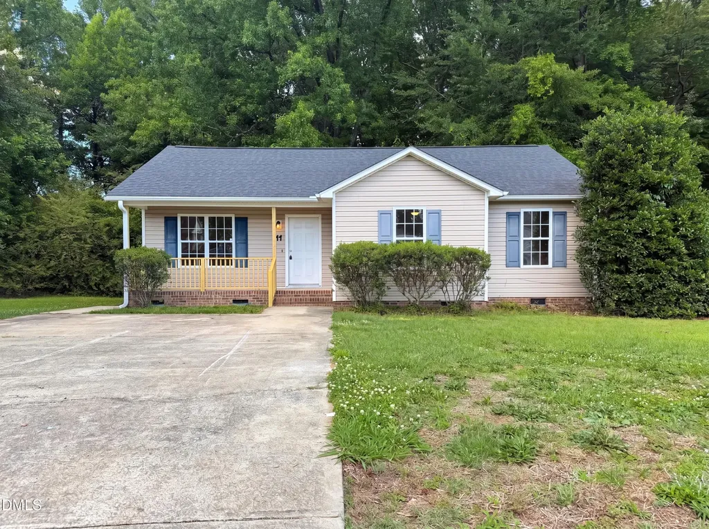 11 N Carolina Avenue Benson NC 27504
