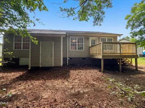 11 N Carolina Avenue Benson NC 27504