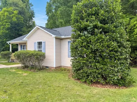 11 N Carolina Avenue Benson NC 27504