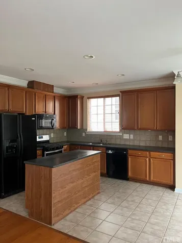 2017 Remington Oaks Circle Cary NC 27519