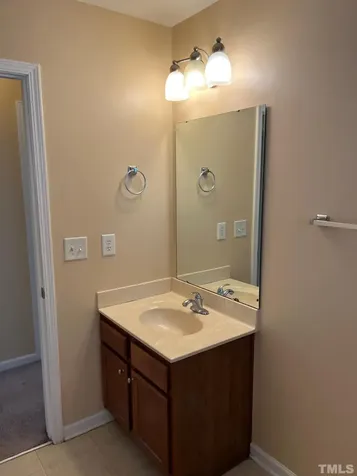 2017 Remington Oaks Circle Cary NC 27519