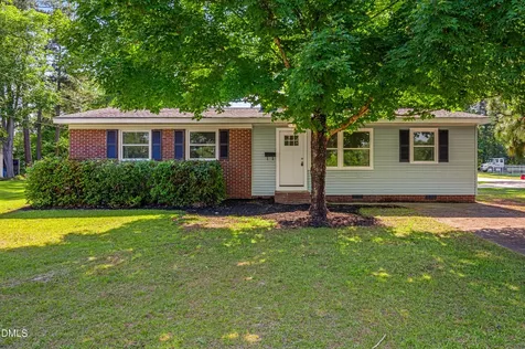 317 N Wright Street Raeford NC 28376