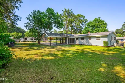 317 N Wright Street Raeford NC 28376