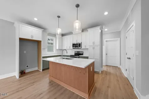 2805 B Fawn Avenue Durham NC 27705