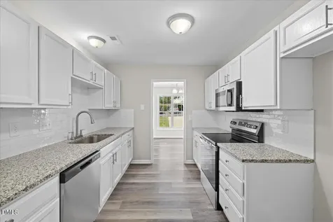 4721 Tanglewood Oaks Street Raleigh NC 27610