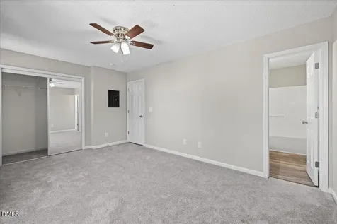 4721 Tanglewood Oaks Street Raleigh NC 27610