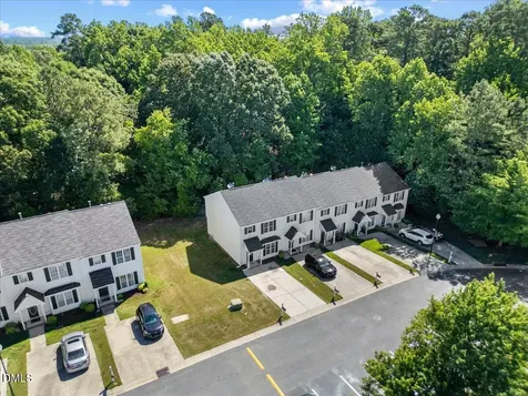 4721 Tanglewood Oaks Street Raleigh NC 27610