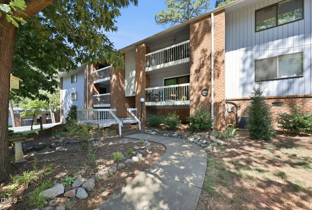 1008 Sandlin Place Raleigh NC 27606