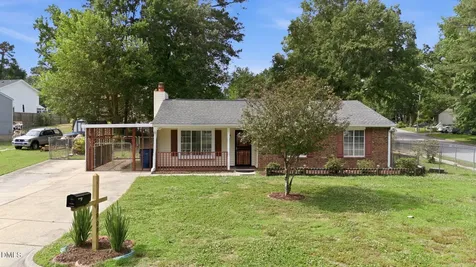 3909 Old Creek Court Raleigh NC 27604