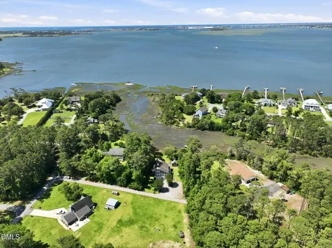 174 Windy Point Road Beaufort NC 28516