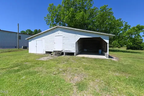 986 S Jordans Chapel Road Mount Olive NC 28365