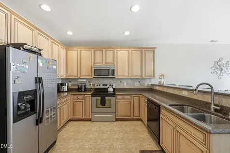 4019 Comrie Lane Burlington NC 27215