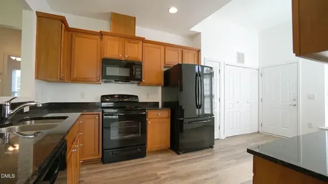 542 Tomkins Loop Cary NC 27519