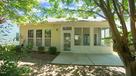 542 Tomkins Loop Cary NC 27519