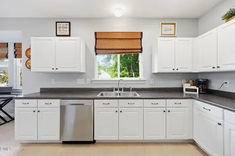 5702 Orchard Beach Lane Raleigh NC 27616