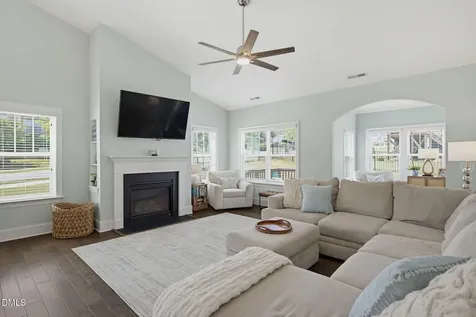 1813 Knights Crest Way Wake Forest NC 27587
