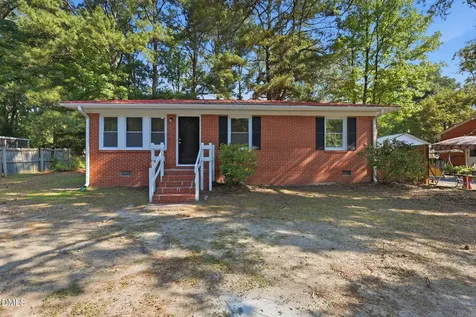 113 E Franklin Street Zebulon NC 27597