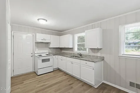 113 E Franklin Street Zebulon NC 27597