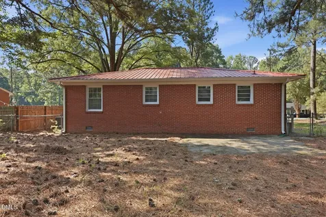 113 E Franklin Street Zebulon NC 27597