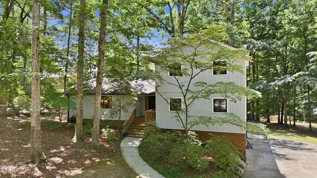 6101 Dresden Lane Raleigh NC 27612