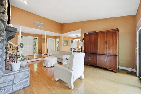 6101 Dresden Lane Raleigh NC 27612