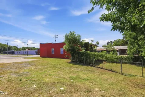 611 W Elm Street Graham NC 27253
