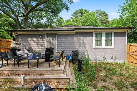 425 E Stallings Street Clayton NC 27520