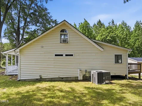 2568 Nc Highway 96 S Franklinton NC 27525