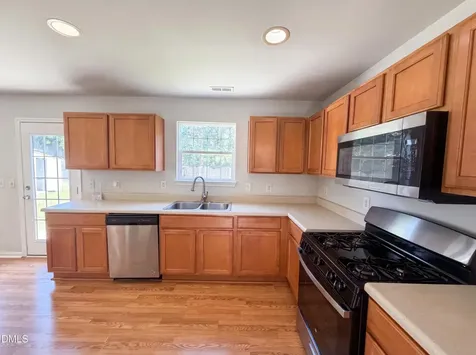 1745 E Honey Springs Avenue Fuquay Varina NC 27526