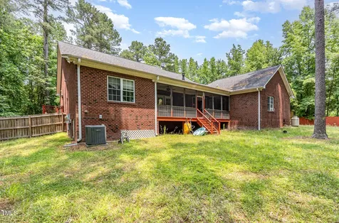 3304 Black Stallion Court Zebulon NC 27597