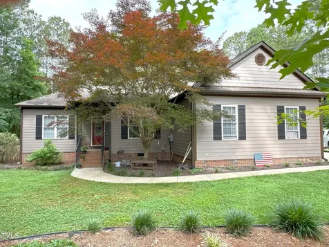 105 Perry Lane Zebulon NC 27597