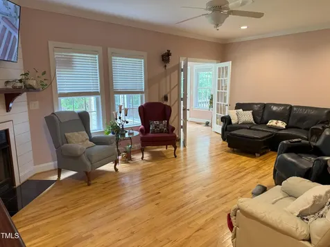 105 Perry Lane Zebulon NC 27597