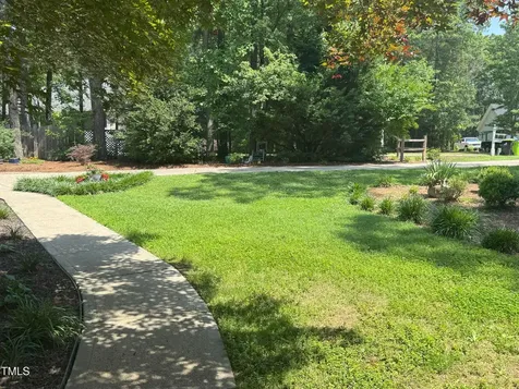 105 Perry Lane Zebulon NC 27597