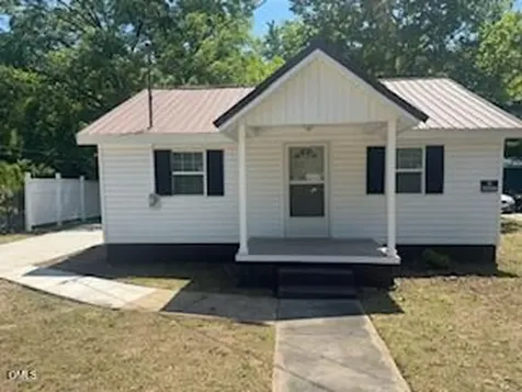 328 N Keith Street Saint Pauls NC 28384
