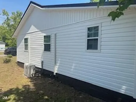 328 N Keith Street Saint Pauls NC 28384