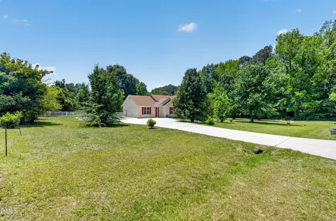 105 Stockbridge Drive Selma NC 27576